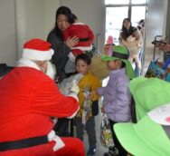 稲津サンタさんからプレゼントをもらったよ🎅